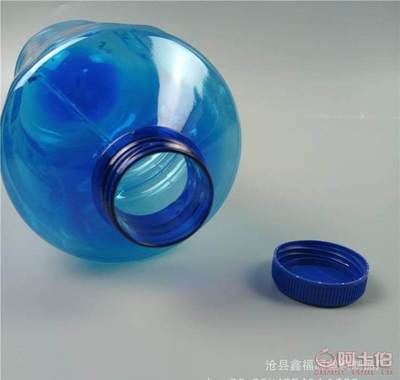 鑫福源Pet玻璃水瓶 1.7L透明玻璃水瓶的實用性與創(chuàng)新設(shè)計